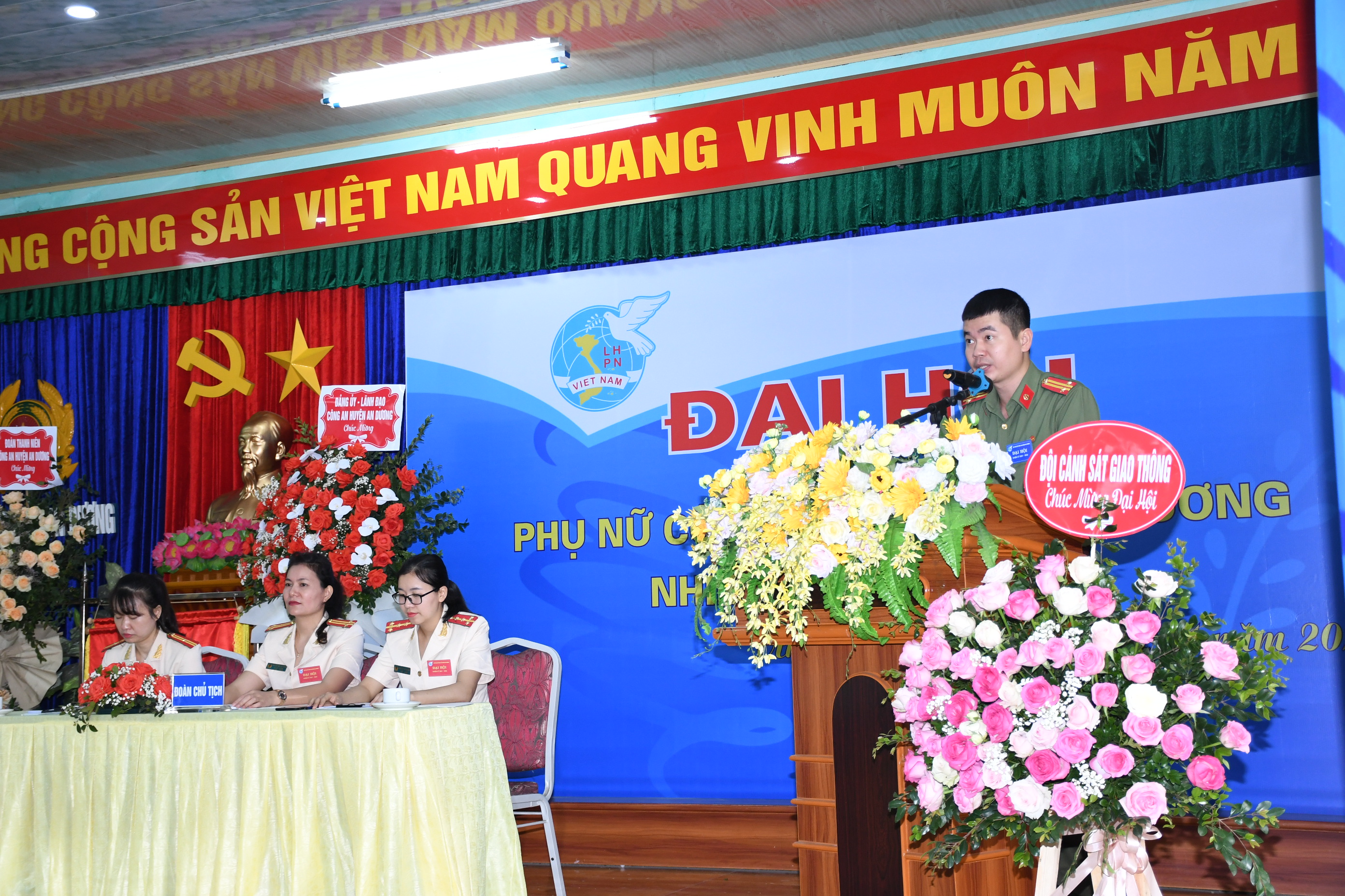 Công an các huyện đẩy mạnh xây dựng Đảng, đoàn thể quần chúng